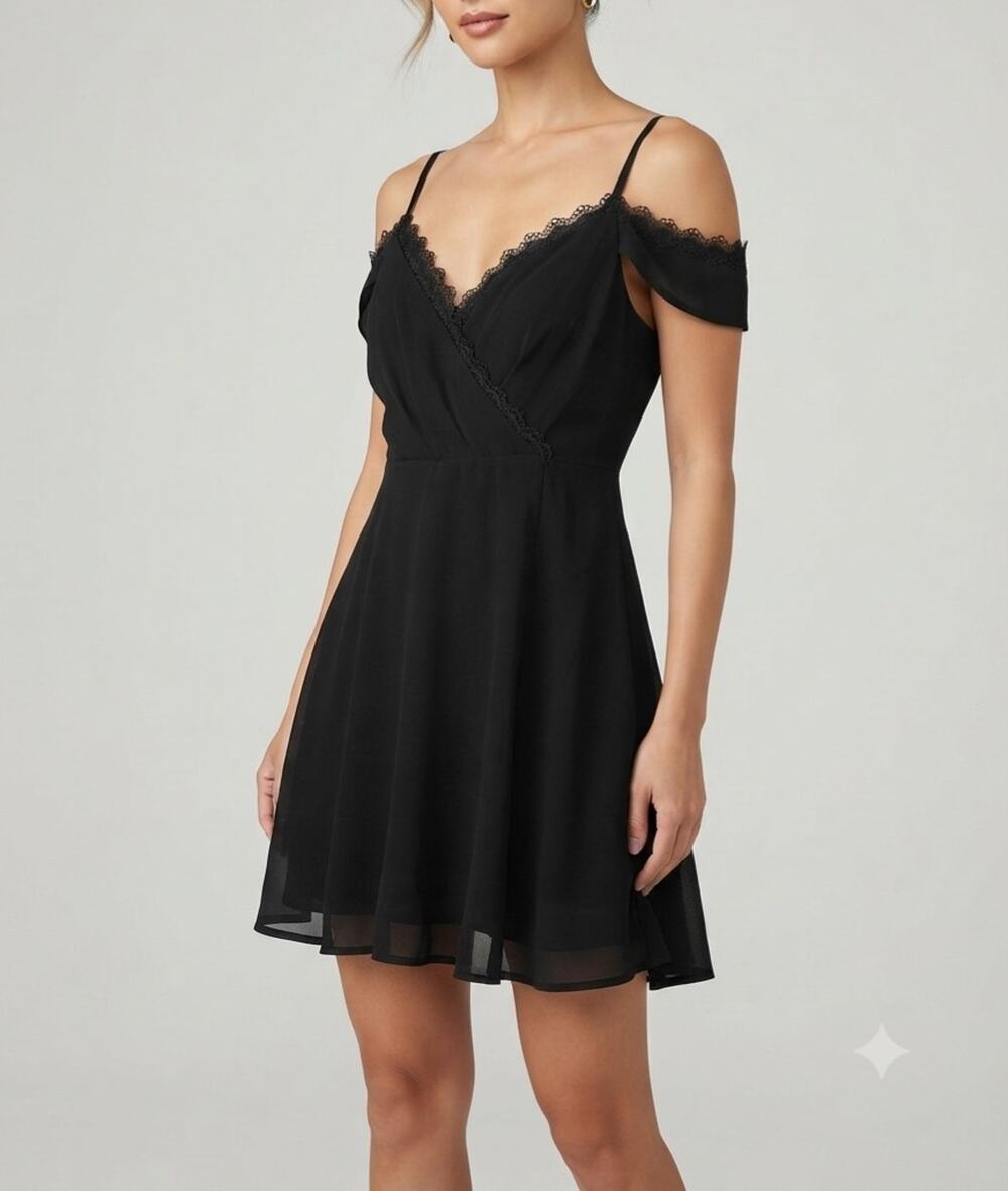 Lulus Black Mini Size M